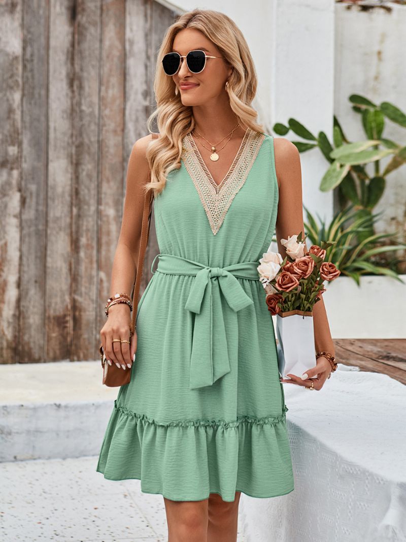 Kvinnors Casual Sundress V-hals Hollow Belted Volanger Tiered Beach Sommarklänningar - Ljusgrön